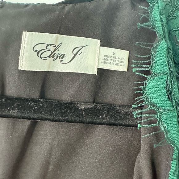 Perfect Christmas Dress - Picture 4 of 4